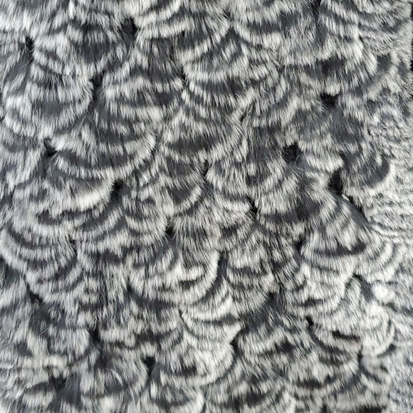 Knitted Rex Rabbit Fur Scarf with Fringe - Picture 4 of 5